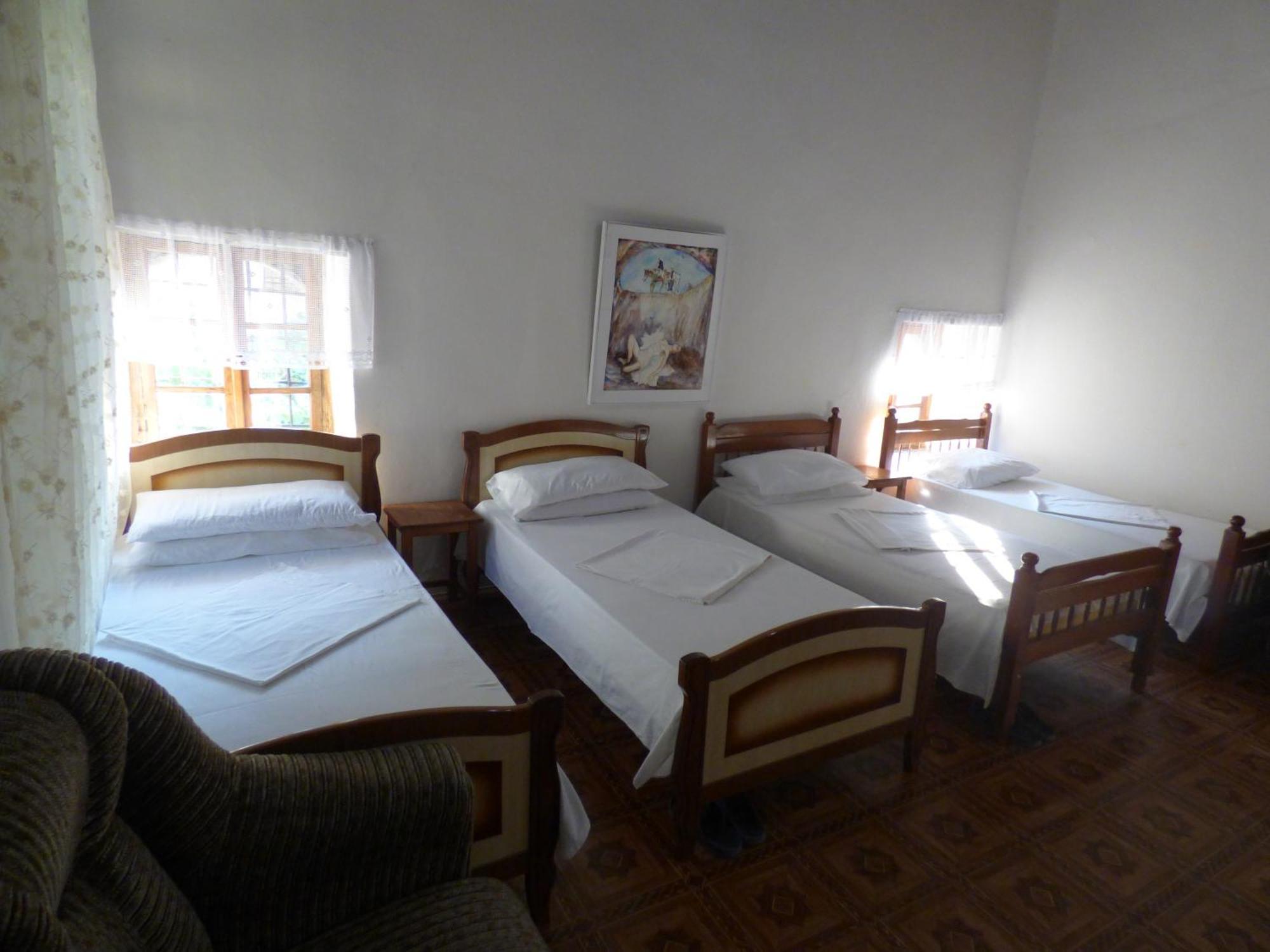 Guesthouse & Hostel Lorenc เบราท ห้อง รูปภาพ